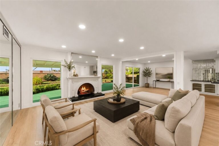 1348 Hickory, La Verne