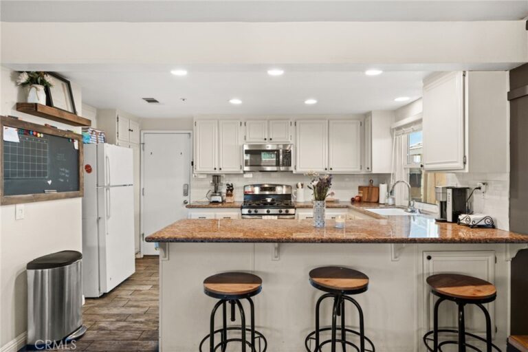 13707 Sunrise Street, Fontana