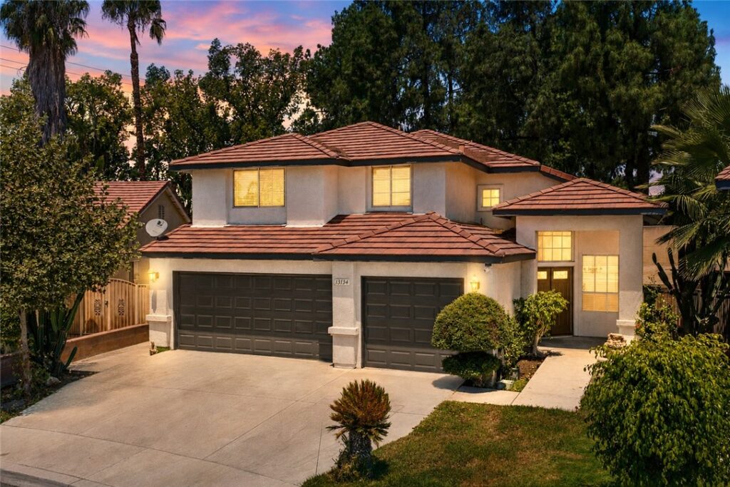 13734 Hillcrest, Fontana