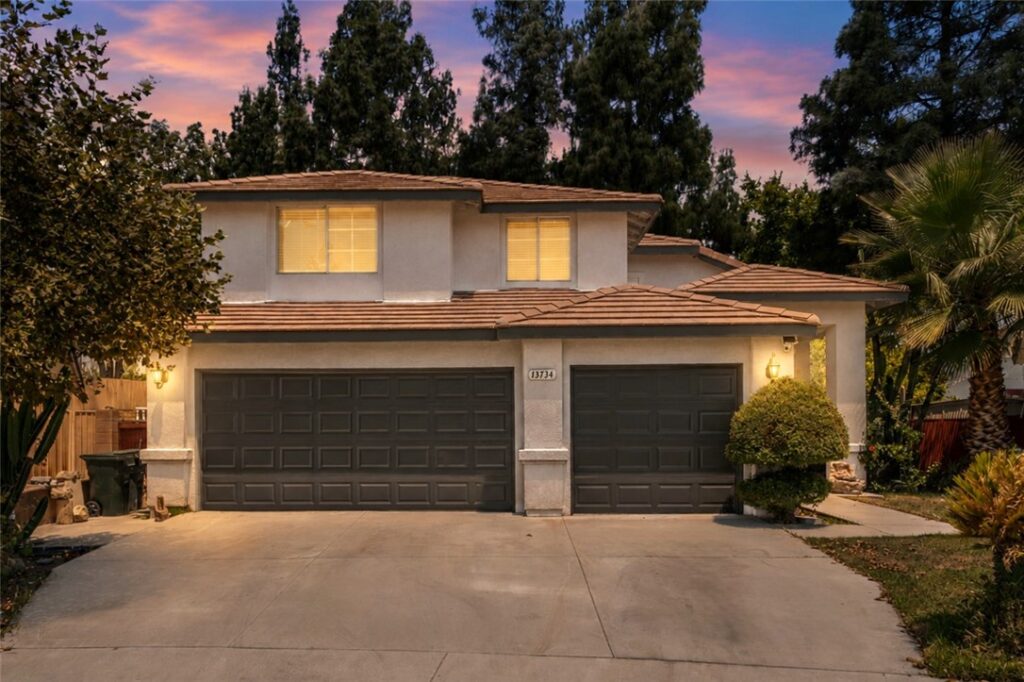 13734 Hillcrest, Fontana