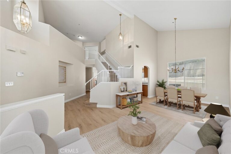 13734 Hillcrest, Fontana