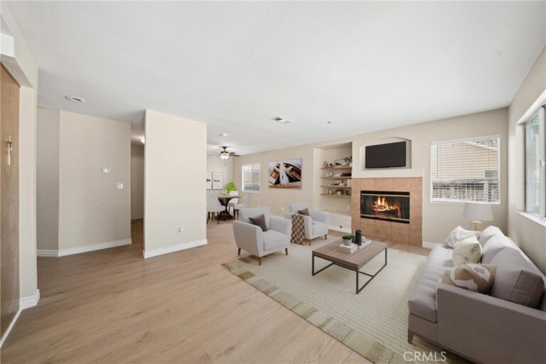 13734 Hillcrest, Fontana