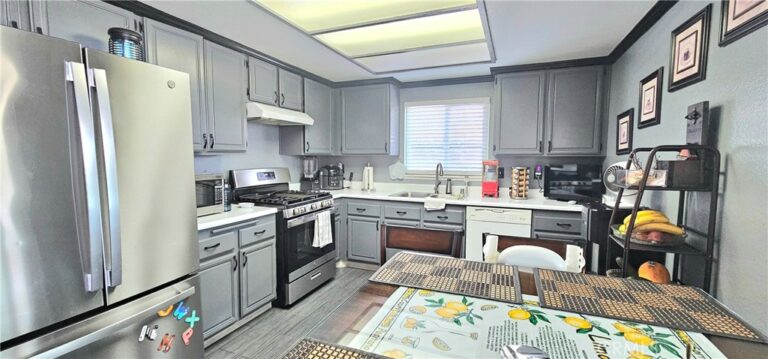 14119 Woodland, Fontana