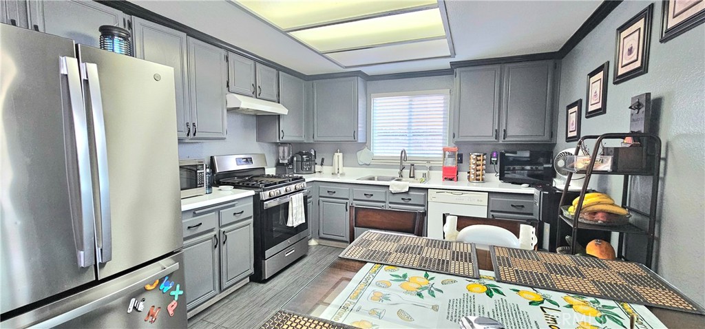 14119 Woodland, Fontana