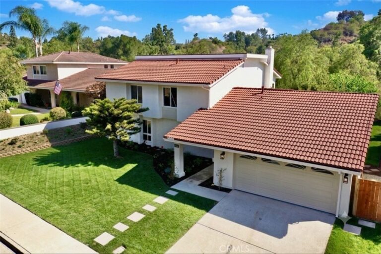 1416 Calle Pajaros, San Dimas