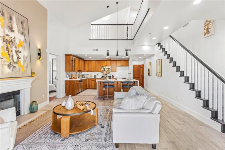 142 N Vermont ave #B, Glendora