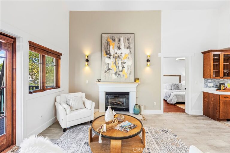142 N Vermont ave #B, Glendora