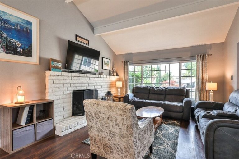 1421 E 15th, Upland