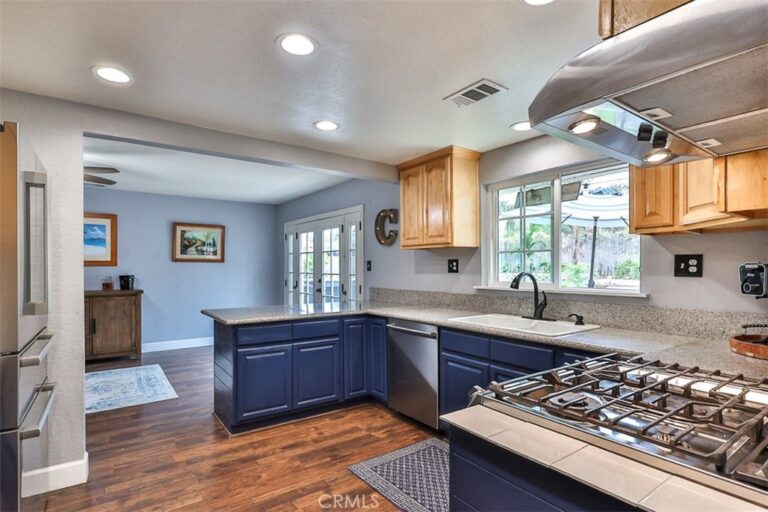 1421 E 15th, Upland