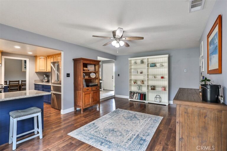1421 E 15th, Upland