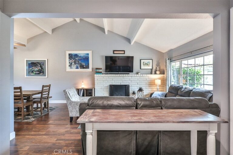 1421 E 15th, Upland