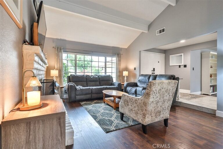 1421 E 15th, Upland