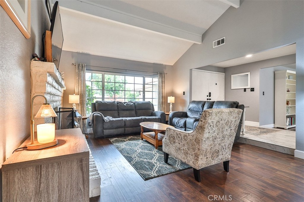 1421 E 15th, Upland
