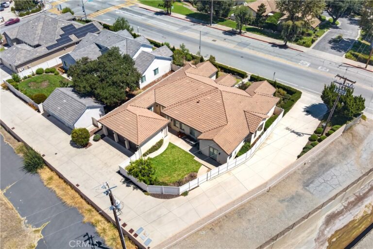 1469 E Foothill Blvd, Glendora