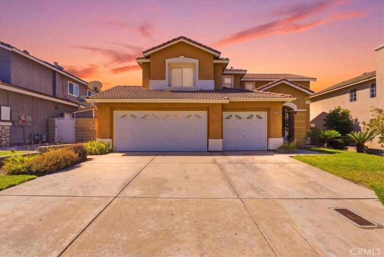 14993 Oak Spring, Fontana