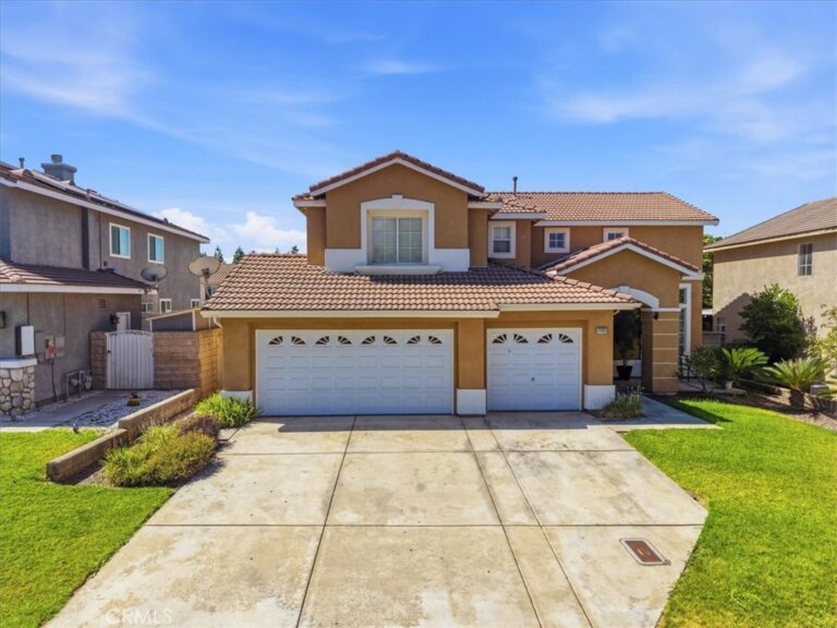 14993 Oak Spring, Fontana