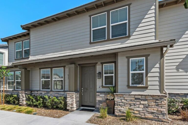 15008 Gallery Way #1, Fontana