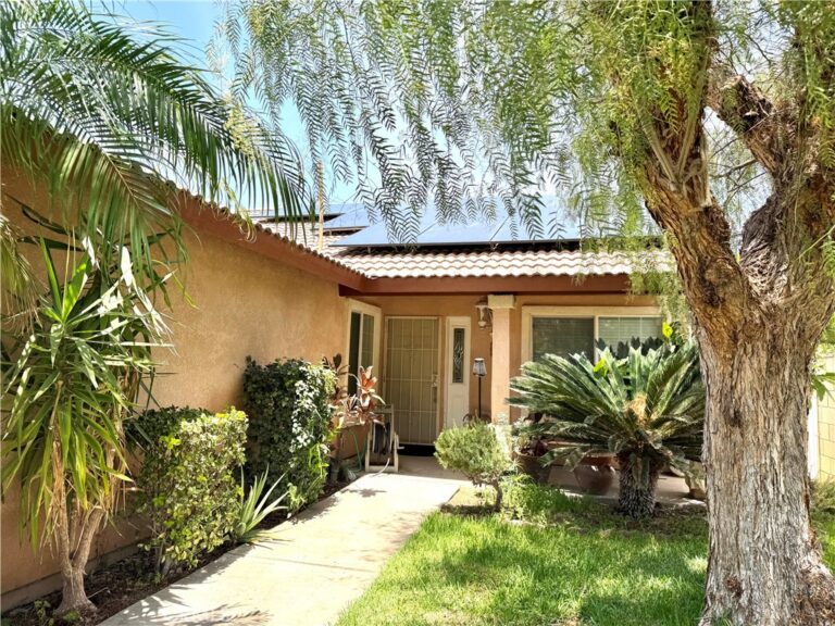 15184 Macadamia Court, Fontana