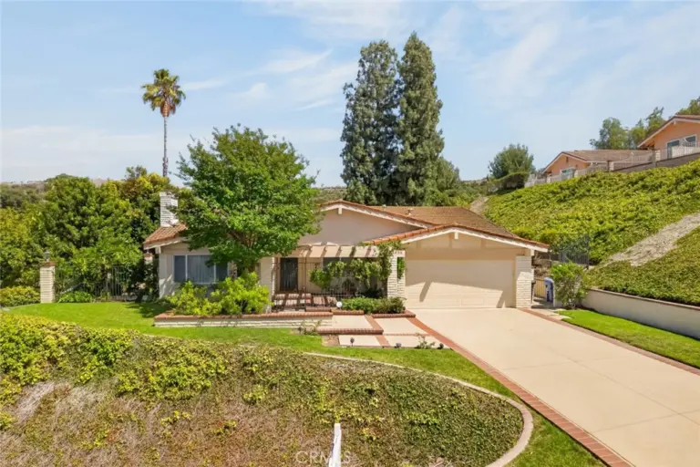 1526 S Fairway Knolls, West Covina