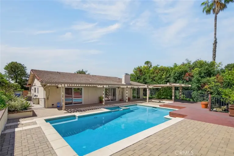 1526 S Fairway Knolls, West Covina
