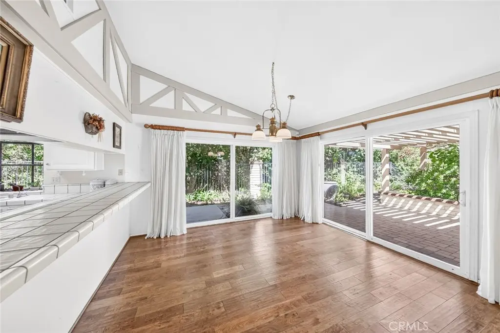 1526 S Fairway Knolls, West Covina