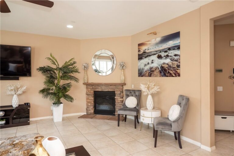 15333 Chive, Fontana