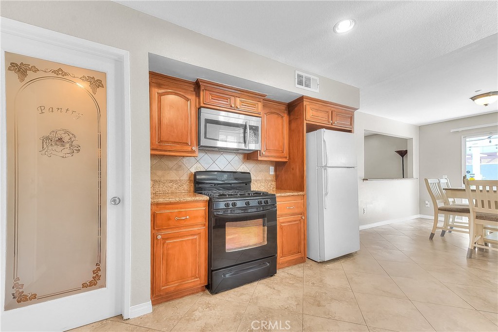 15549 Agate Drive, Fontana
