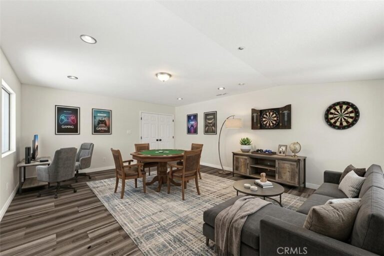 15556 Skylark, Fontana
