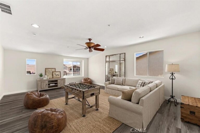 15556 Skylark, Fontana