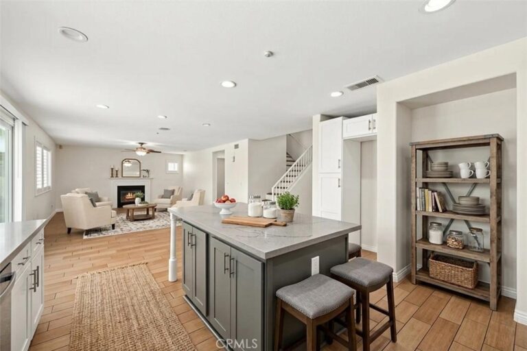 15556 Skylark, Fontana