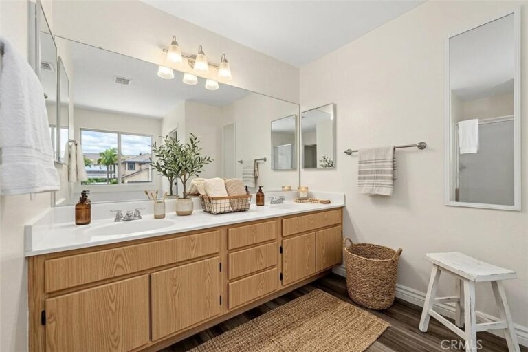 15556 Skylark, Fontana