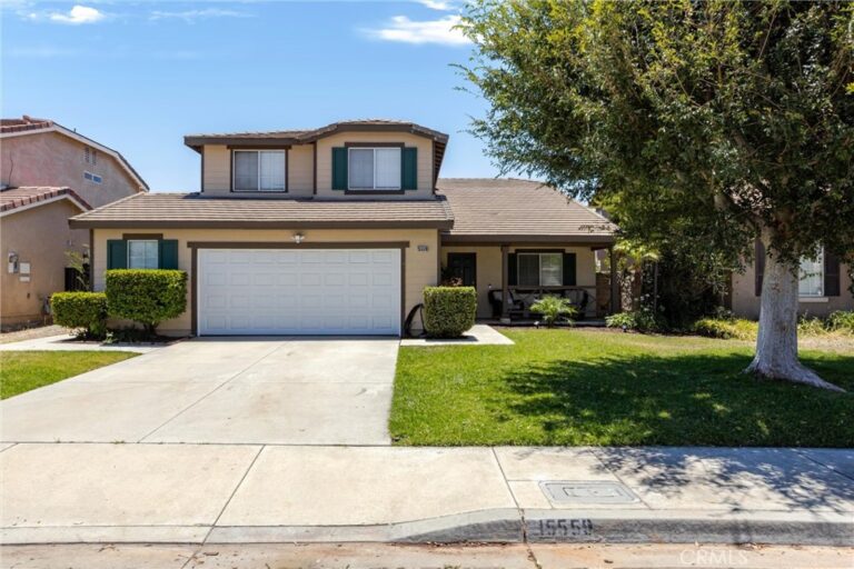 15559 Skylark Avenue, Fontana