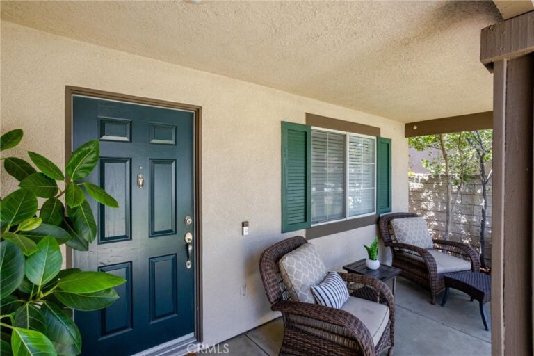 15559 Skylark Avenue, Fontana