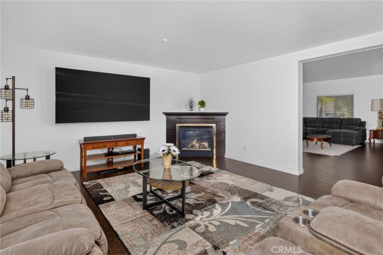 15559 Skylark Avenue, Fontana