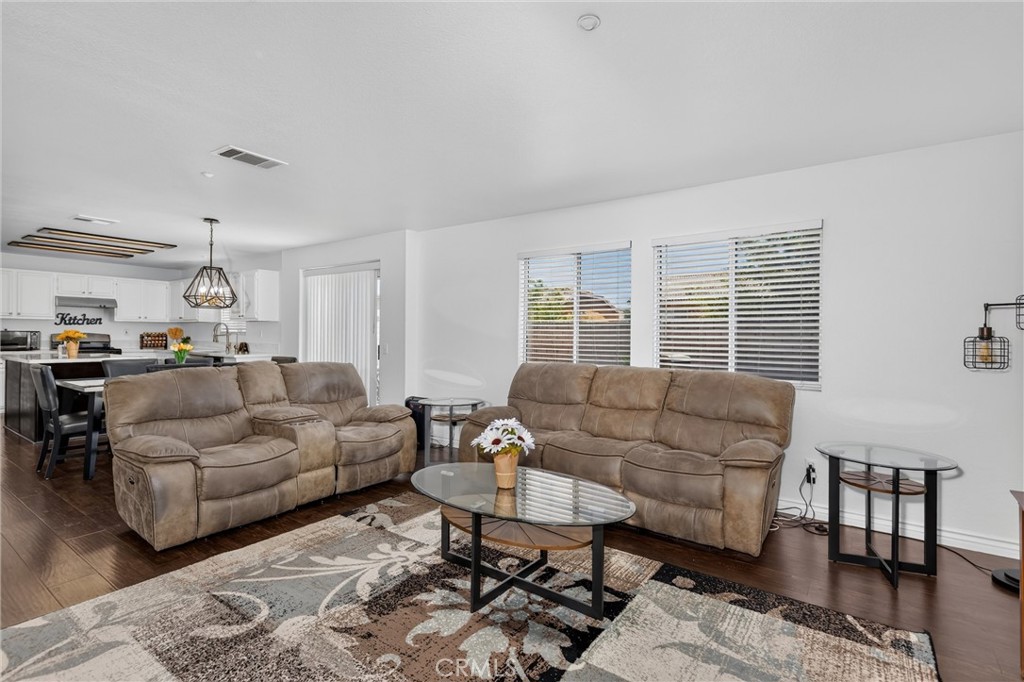 15559 Skylark Avenue, Fontana