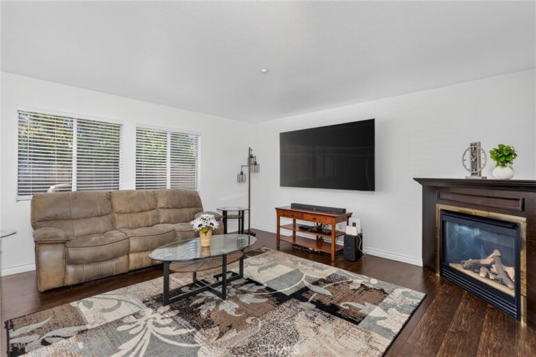 15559 Skylark Avenue, Fontana