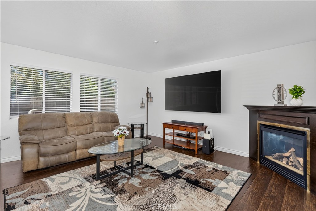 15559 Skylark Avenue, Fontana
