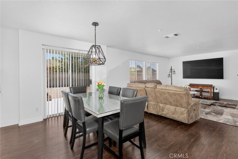 15559 Skylark Avenue, Fontana
