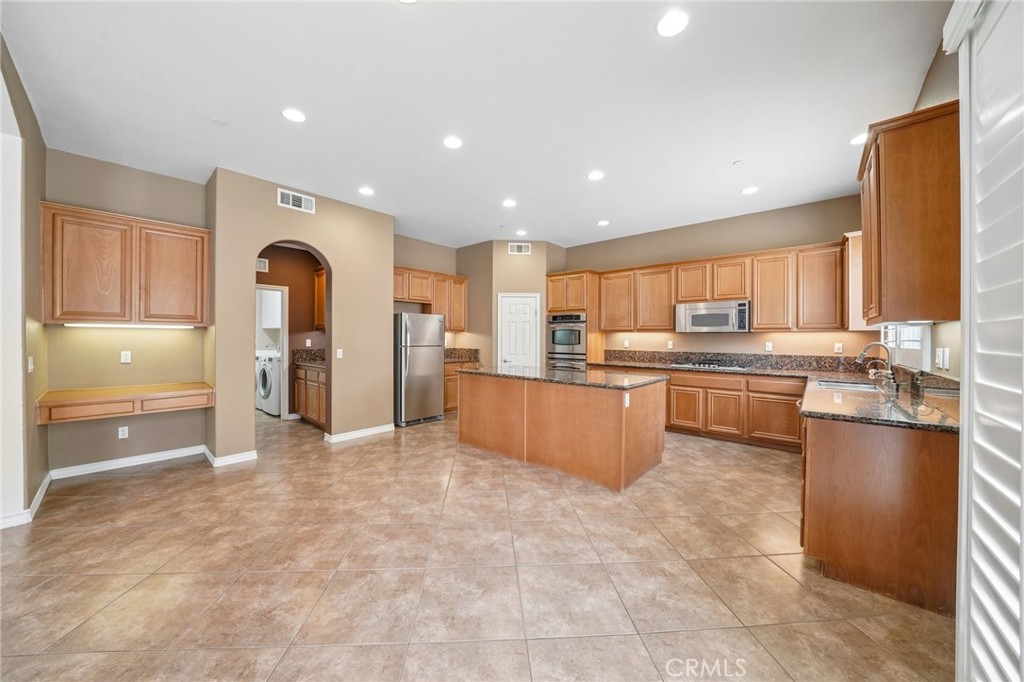 15590 Syracuse Lane, Fontana