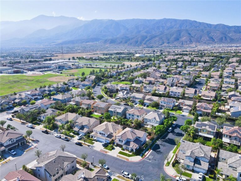 15592 Iron Spring Lane, Fontana