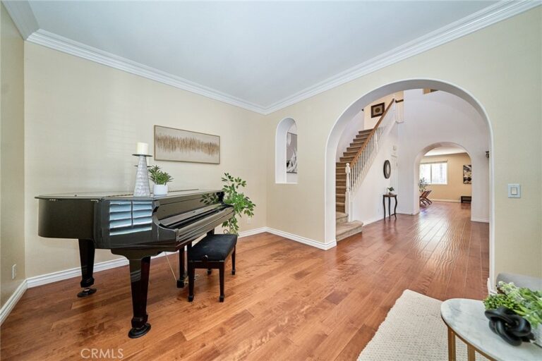 15592 Iron Spring Lane, Fontana