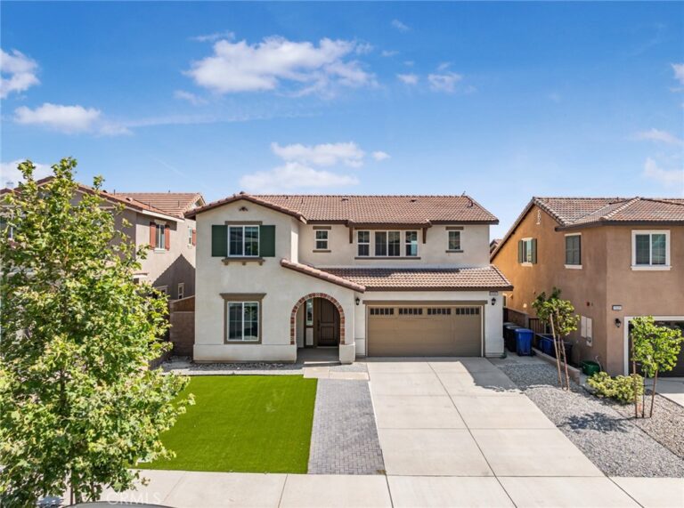15597 Parry Peak Drive, Fontana