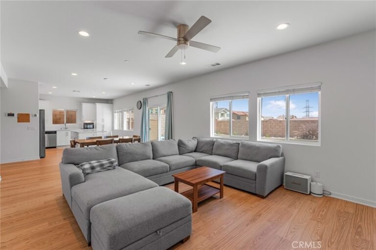 15597 Parry Peak Drive, Fontana