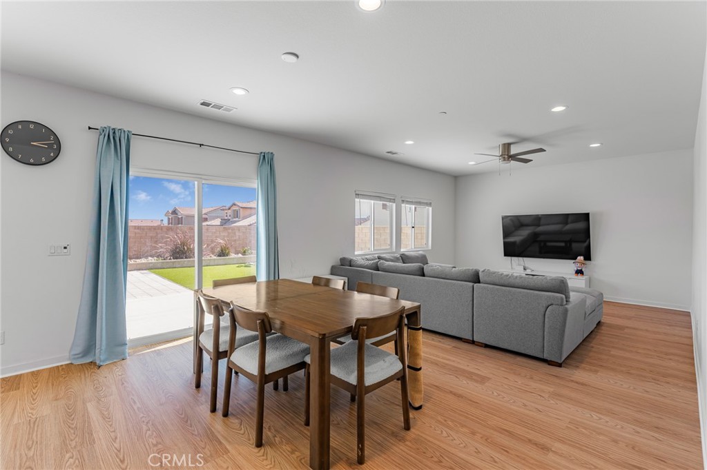 15597 Parry Peak Drive, Fontana