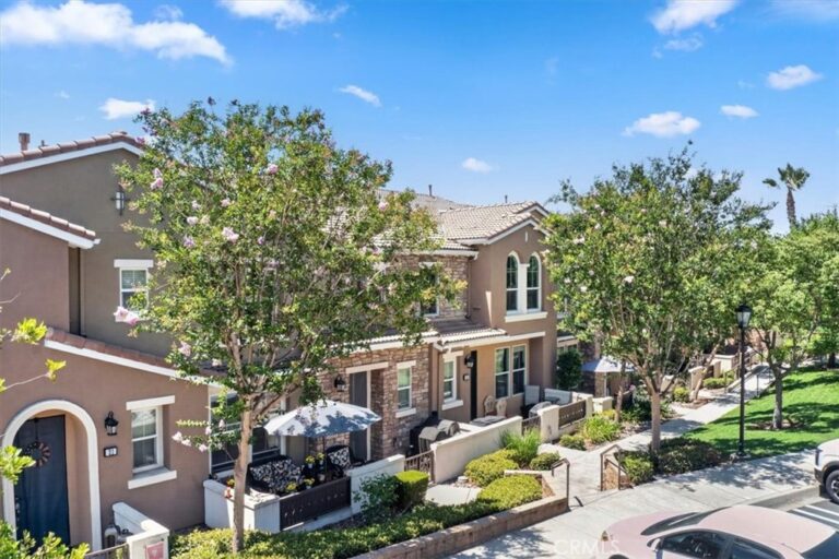 15723 Parkhouse #19, Fontana