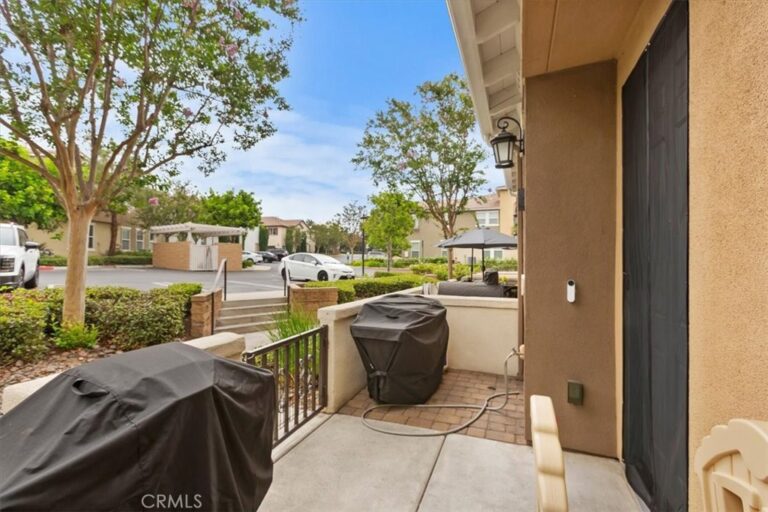 15723 Parkhouse #19, Fontana