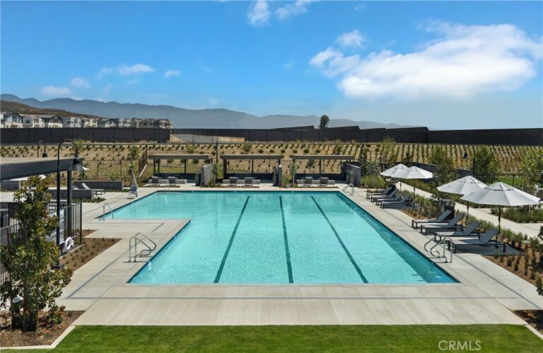 15883 Blue Copper Way, Fontana
