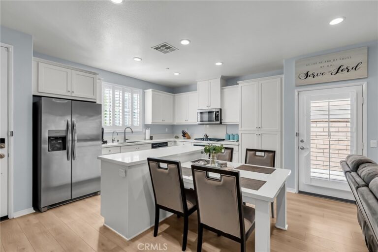 16064 Symphony Lane, Fontana