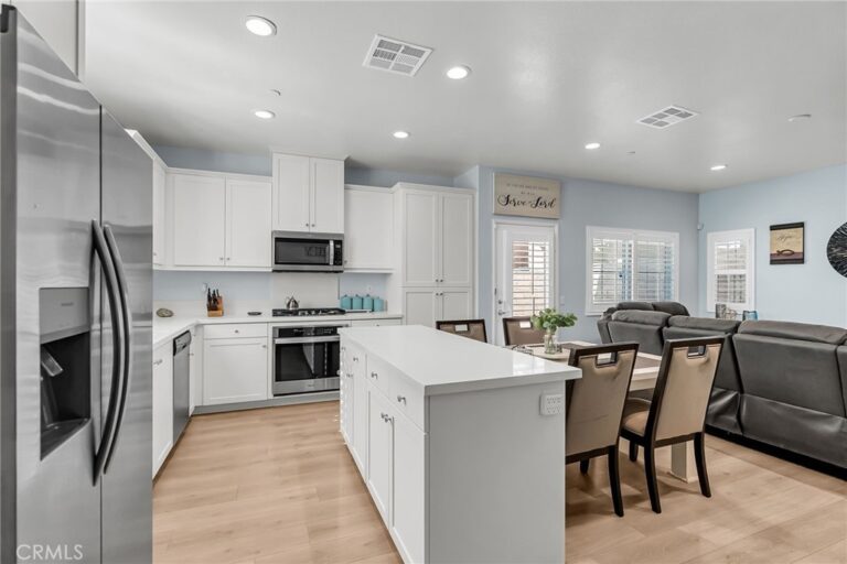 16064 Symphony Lane, Fontana
