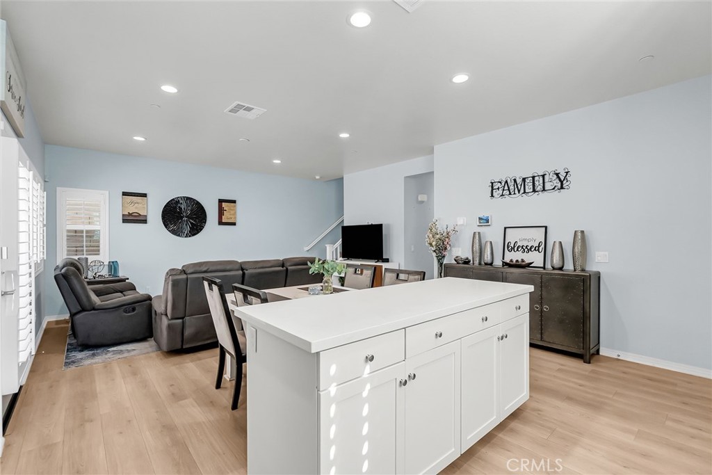 16064 Symphony Lane, Fontana